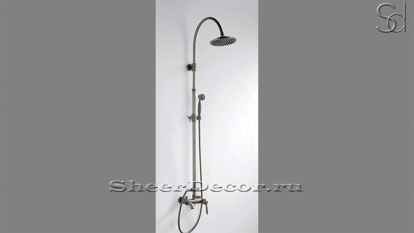 Бронзовая лейка Hudes Miscelatore из металлизированной латуни Brass Antique_1600_pixels_1 Настенная лейка для душа Hudes Miscelatore из металлизированной латуни Brass_1600_pixels_1