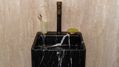 Черная раковина с пьедесталом Cubise M5 из натурального мрамора Nero Marquina ИСПАНИЯ 932018175 для  комнаты_5