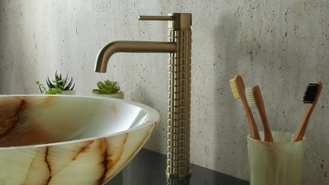 Накладной смеситель для раковины Diama Crystal с глянцевой фактурой из латуни сорта Brushed Gold золотого цвета ИНДИЯ 688546103_1