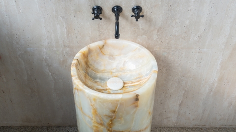 Белая раковина с пьедесталом Jenna из камня оникса White Onyx АФГАНИСТАН 126043171 для ванной комнаты_1