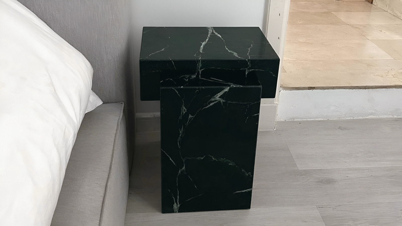 Мраморный стол Ladrillo из камня Veria Green_6 Каменный стол Ladrillo из зеленого мрамора Veria Green в сборе _6