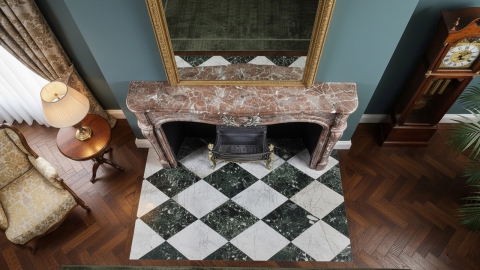 Мраморный портал красного цвета для отделки камина Marissa M4 из натурального камня Rouge Belge 131134404_4