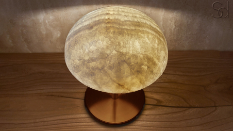 Настольный светильник Orbit из камня оникса White Honey_5