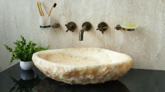 Каменная раковина природной формы Balena из желтого камня Honey Onyx колотая_13